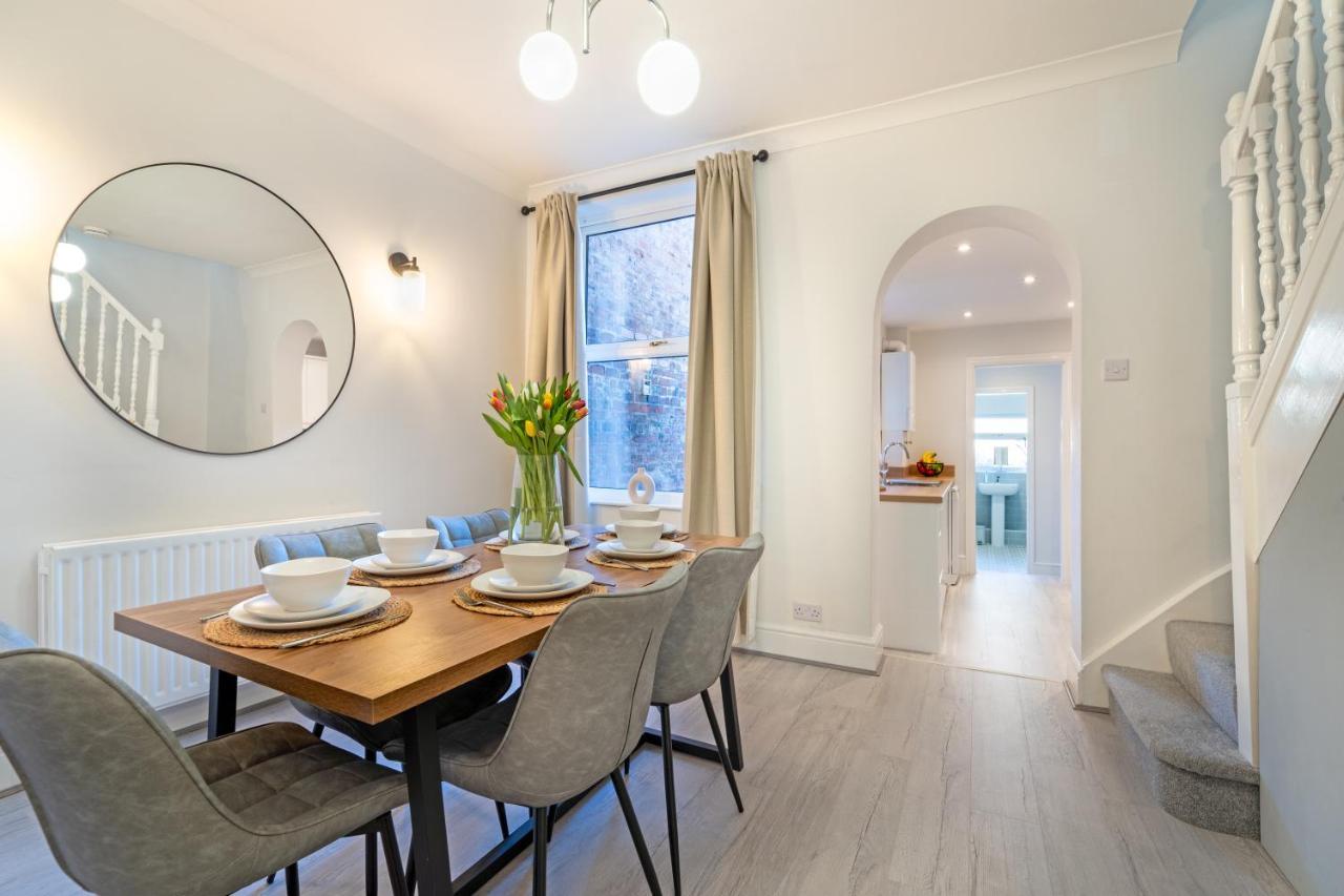 Southview Stays - Three Bedroom House 체스터 외부 사진