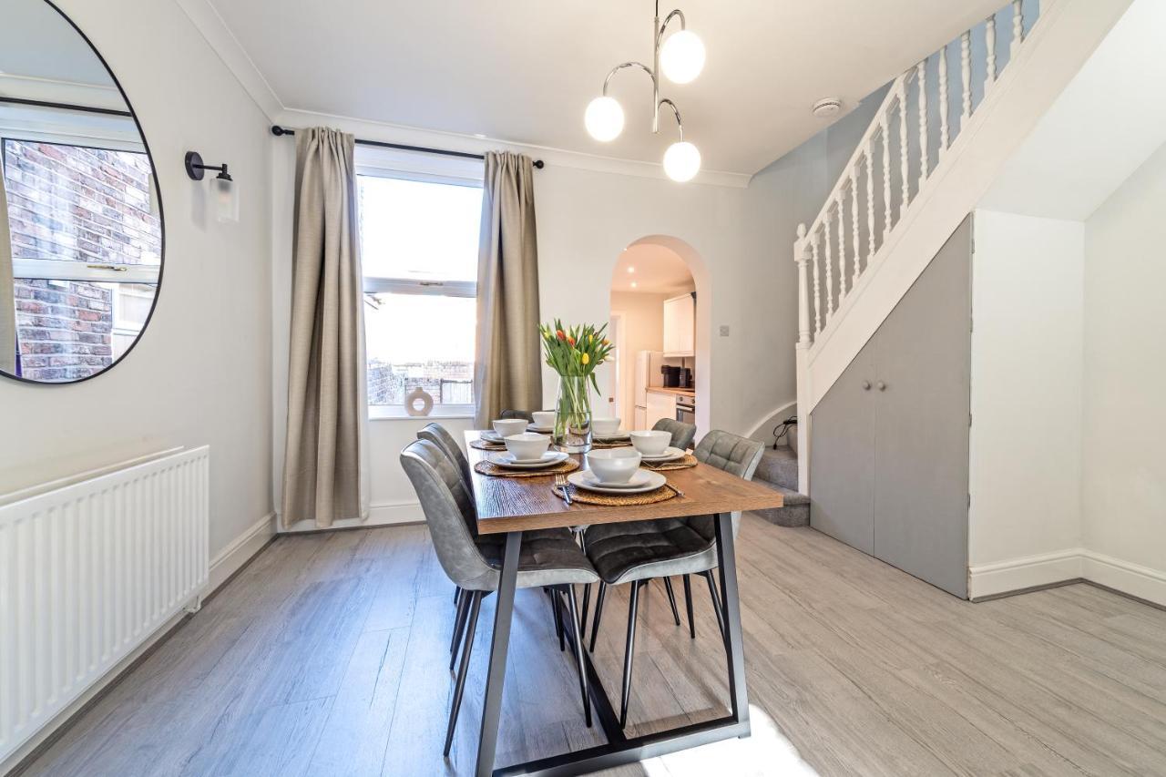 Southview Stays - Three Bedroom House 체스터 외부 사진